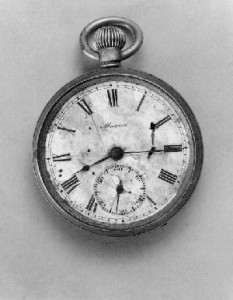 Das ist die Uhr von Kenga Futagawa, sie zeigt die Zeit der Explosion von "Little Boy"