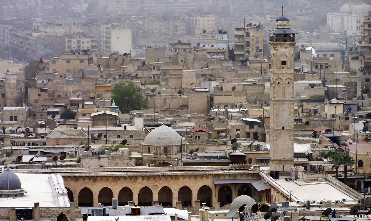 Blick von Aleppos Zitadelle auf die Umayyaden-Moschee
