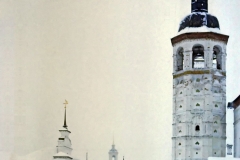 109-Susdal-Handelsreihen-und-Glockenturm-der-Erlöserkirche_1
